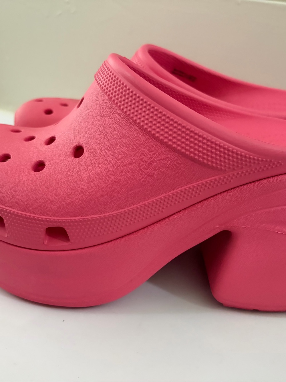 Crocs Siren Clog Pink Size 7 - Picture 3 of 5